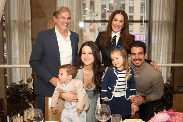 Foto em família 2. por Teste 03062025