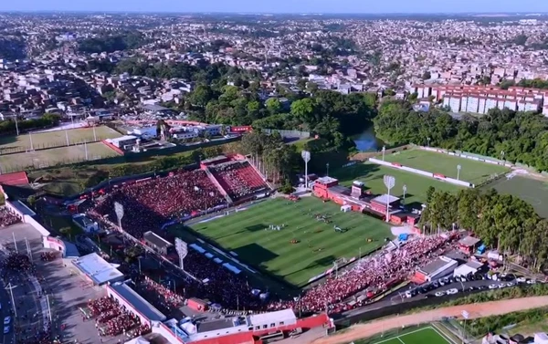 Com casa cheia, Vitória enfrentou o Botafogo